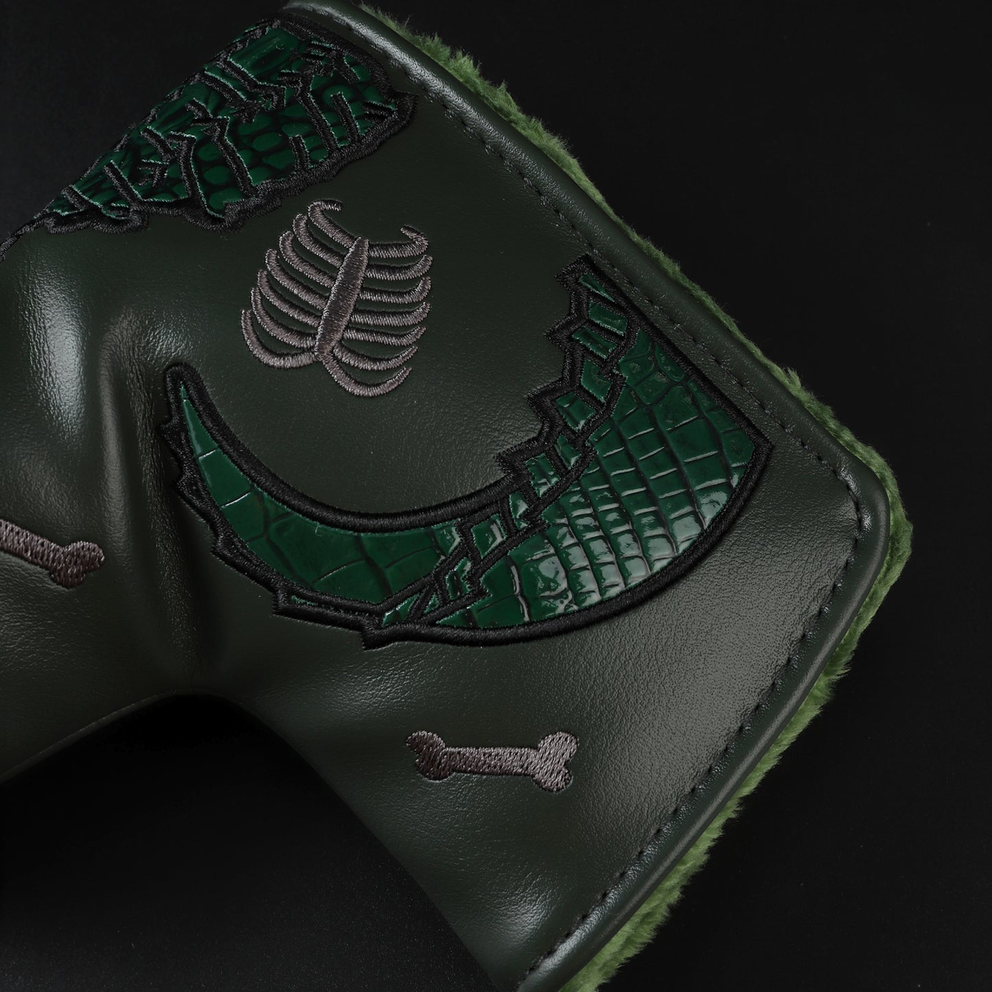Mud Crocodile -Blade Putter Headcover
